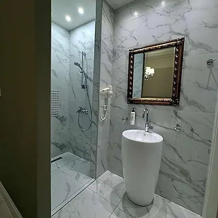Iris Premium 3* Nydri (Lefkada)