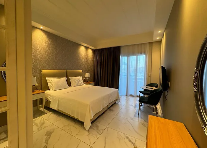 Iris Premium Aparthotel 3*