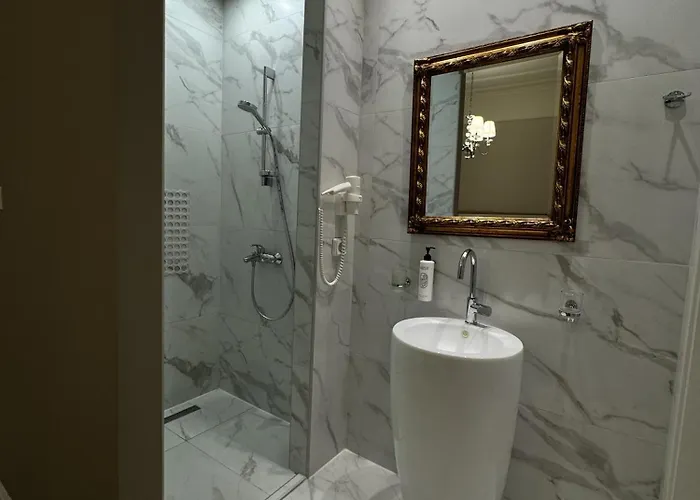 Iris Premium Aparthotel 3*