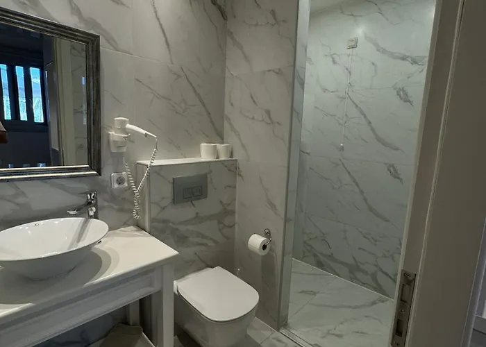 Iris Premium Aparthotel